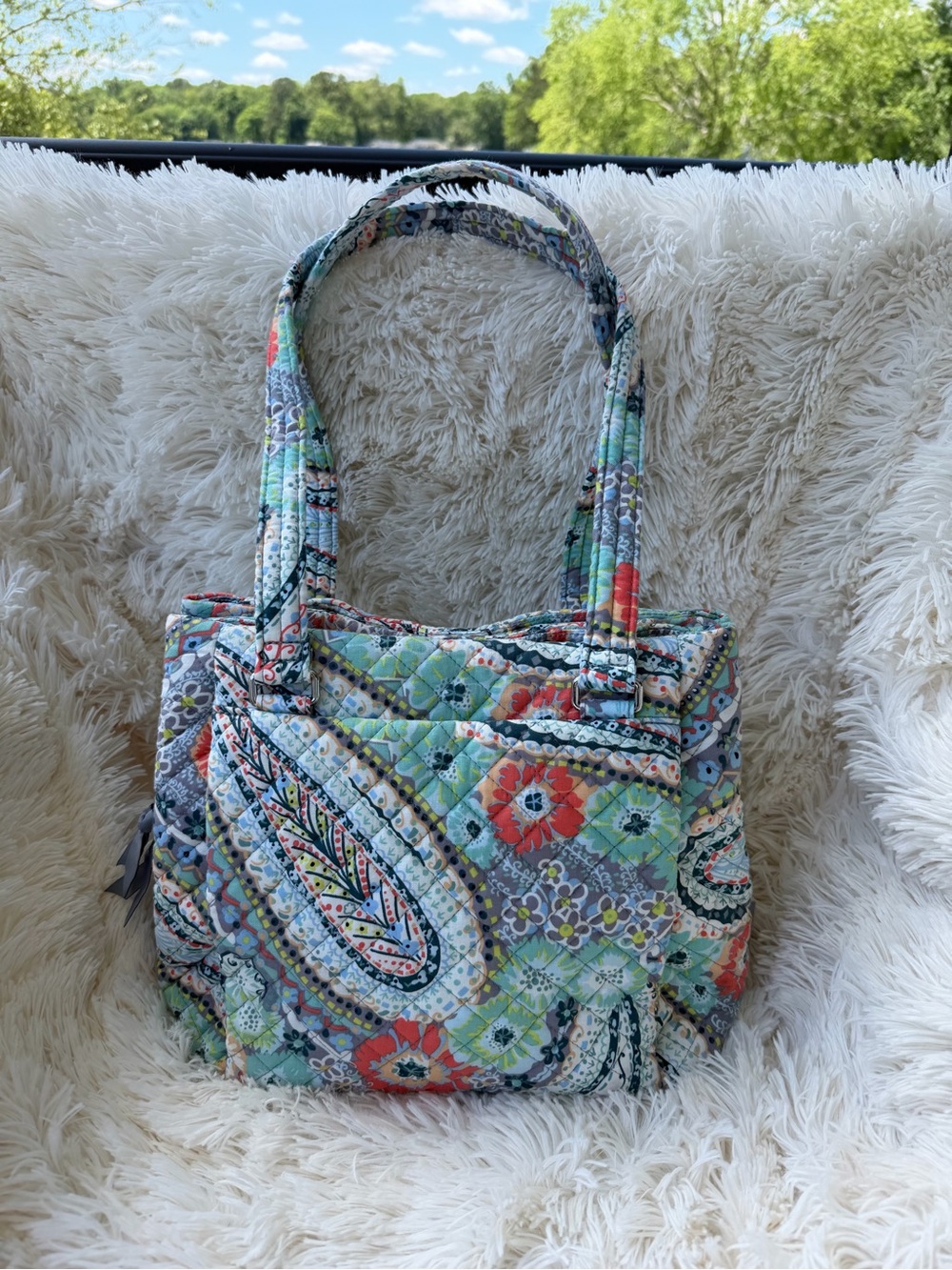 Vera Bradley Multi Compartment Shoulder Bag in Citrus Pattern Like New Condition